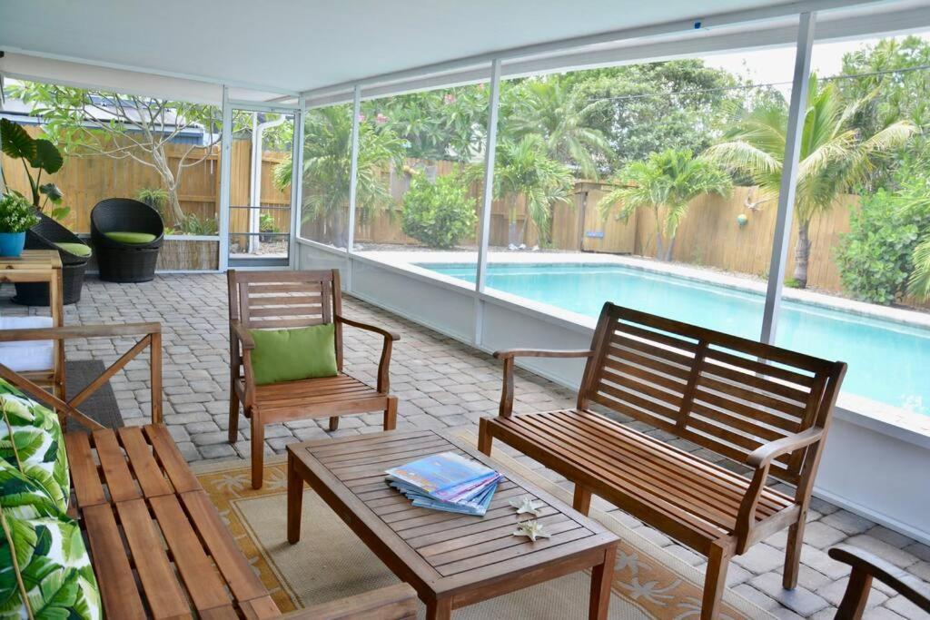 Tropical Retreat Near Beaches, Cruise Terminals Merritt Island Exterior photo