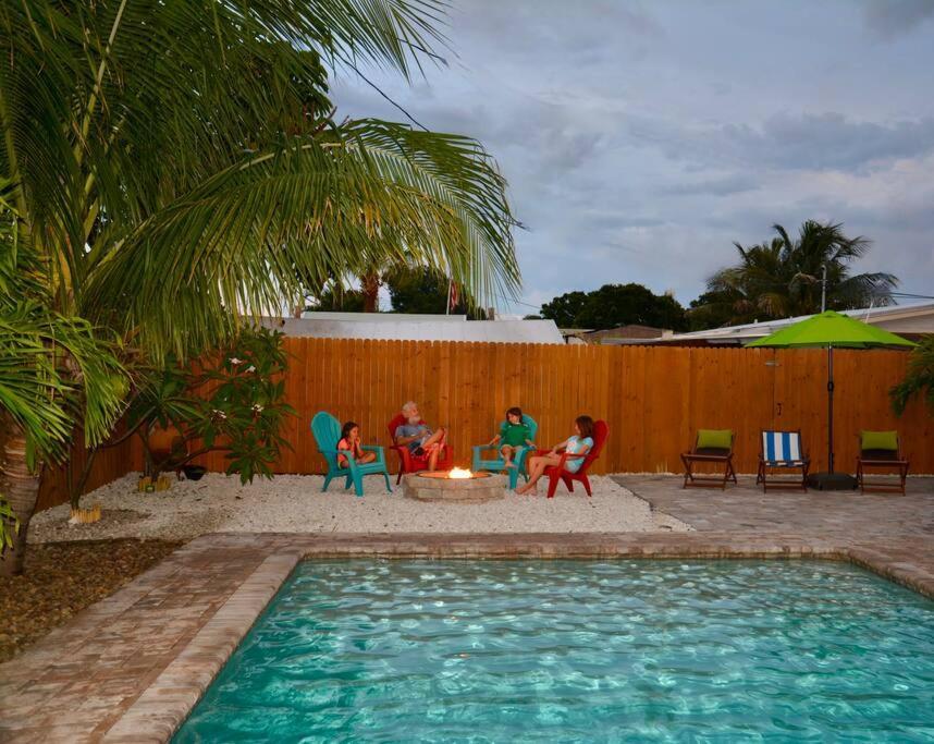 Tropical Retreat Near Beaches, Cruise Terminals Merritt Island Exterior photo