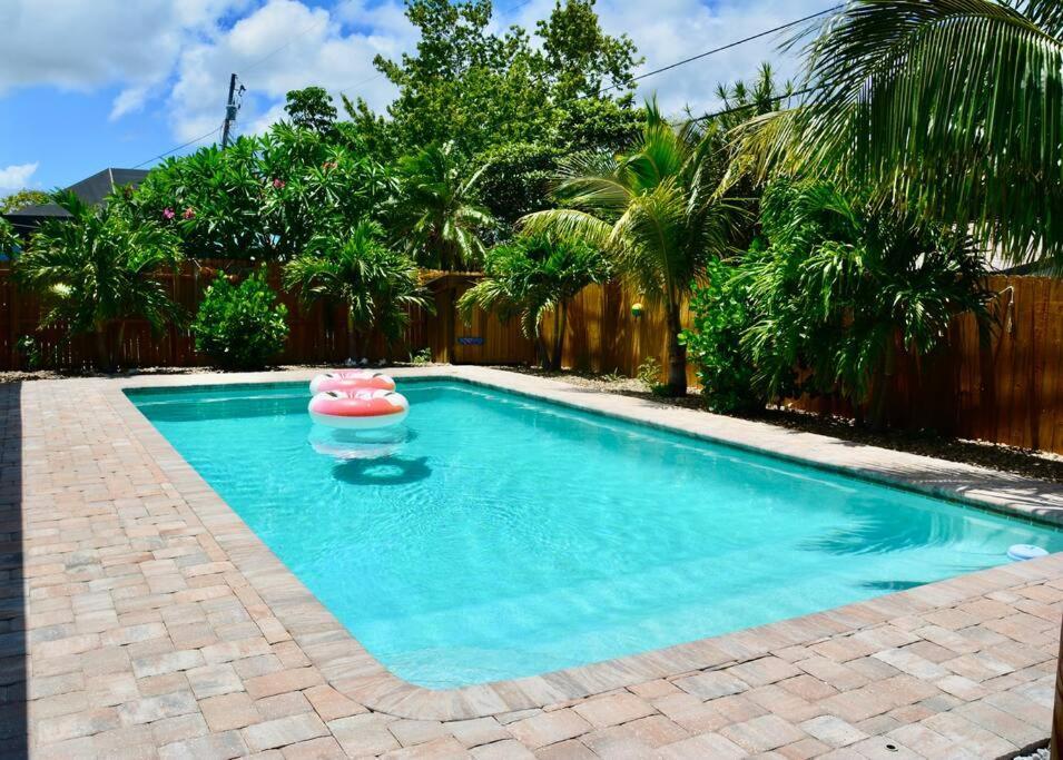 Tropical Retreat Near Beaches, Cruise Terminals Merritt Island Exterior photo