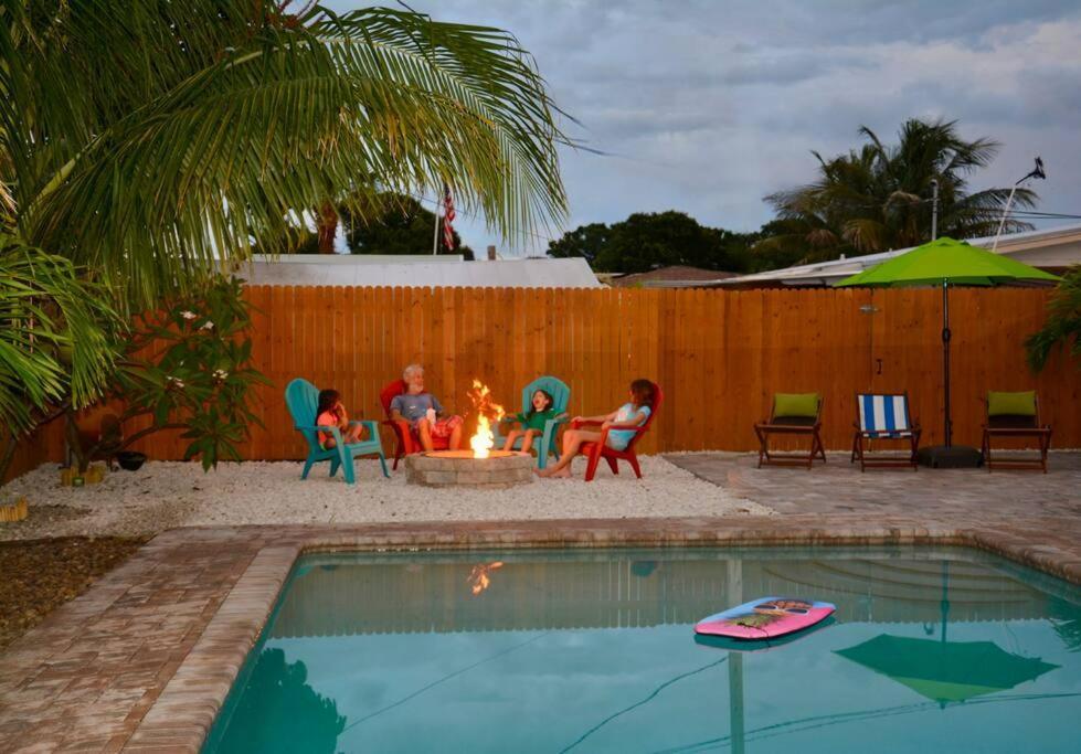 Tropical Retreat Near Beaches, Cruise Terminals Merritt Island Exterior photo