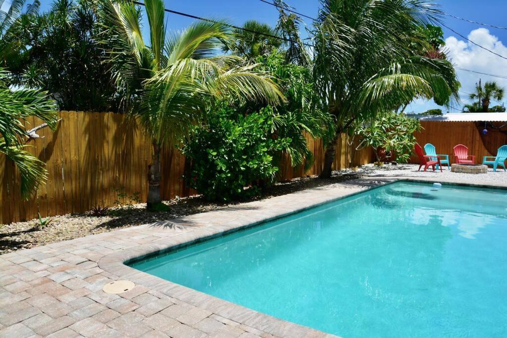 Tropical Retreat Near Beaches, Cruise Terminals Merritt Island Exterior photo